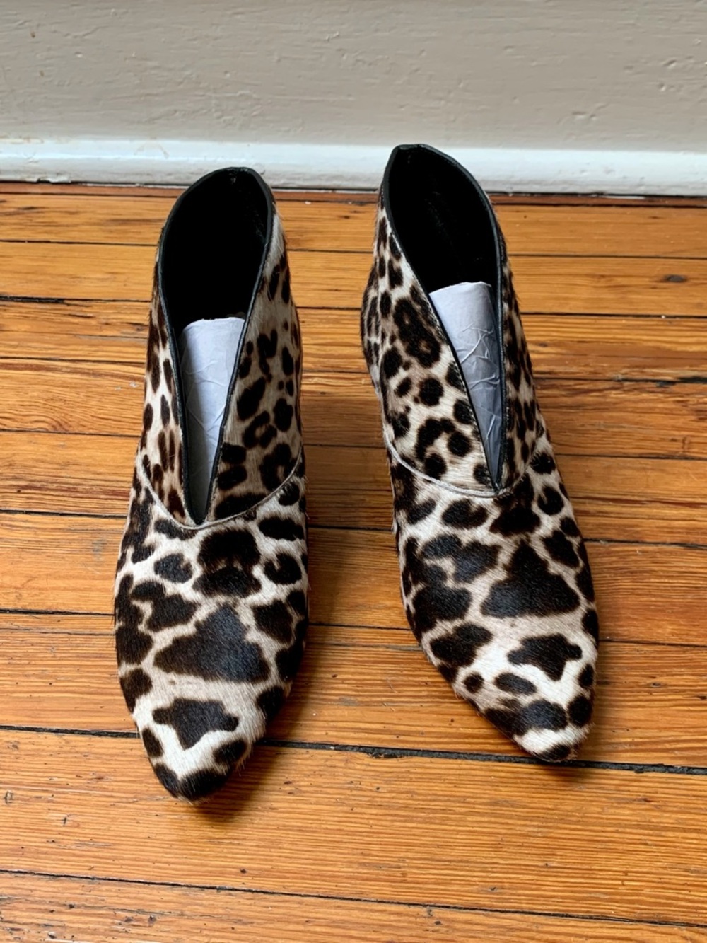 Boden Alexis snow leopard print boots